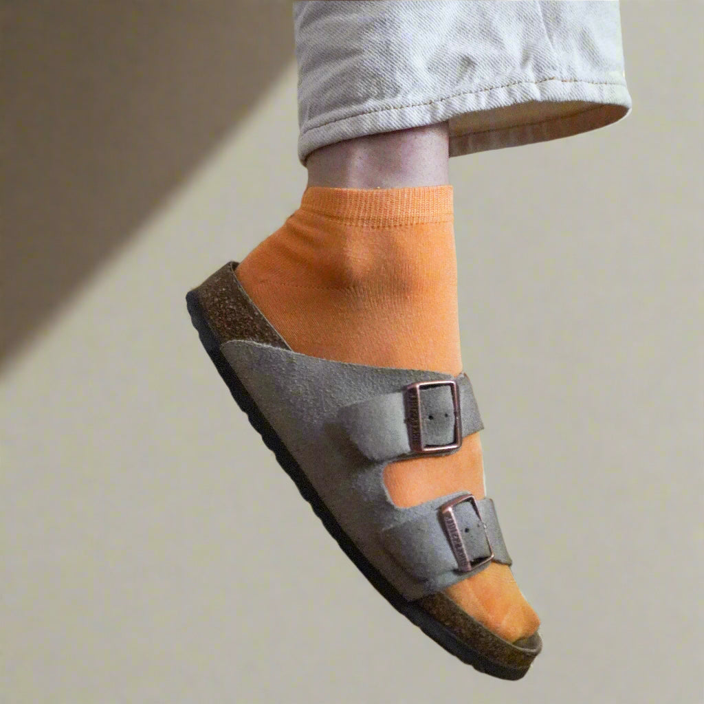 Women's apricot beige lyocell low socks worn with white sneakers and light trousers – Klue minimalist sustainable fashion look